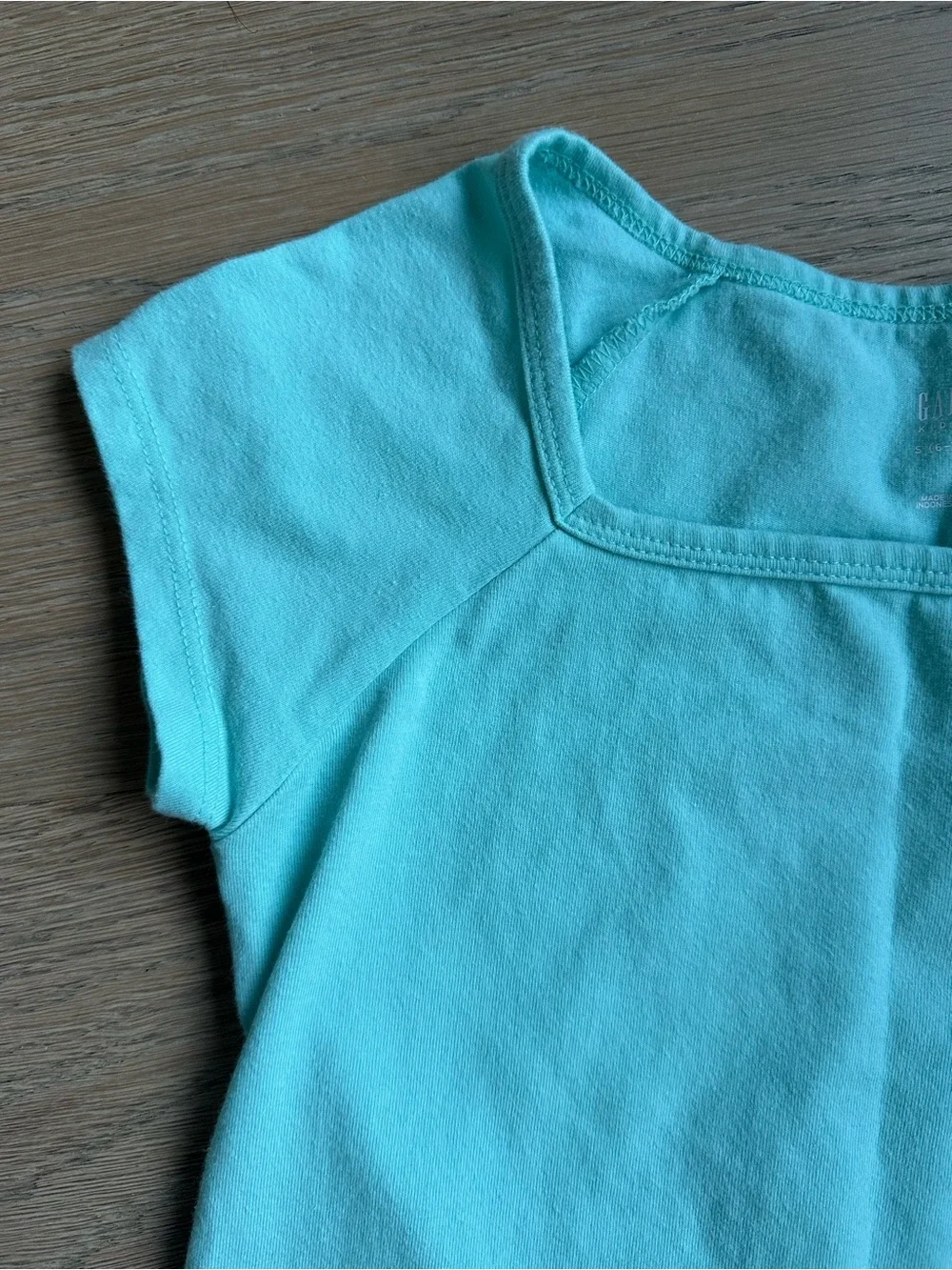 GAP square neck